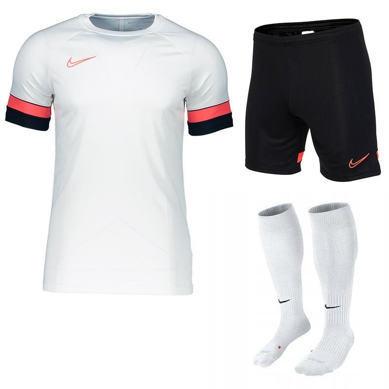 Strój-piłkarski-Nike